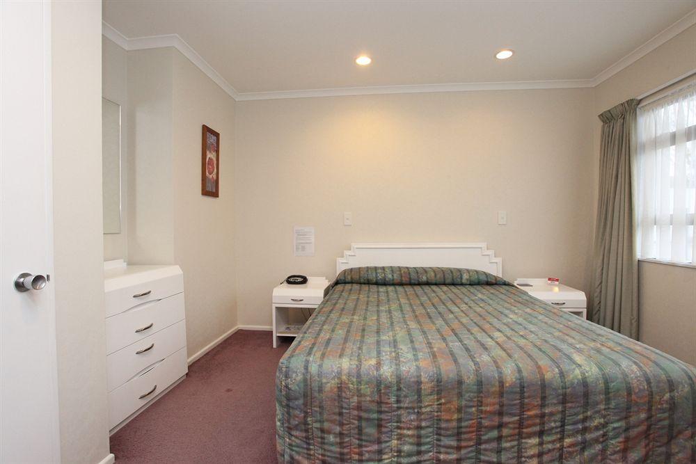 Shadzz Motel Palmerston North Exterior photo